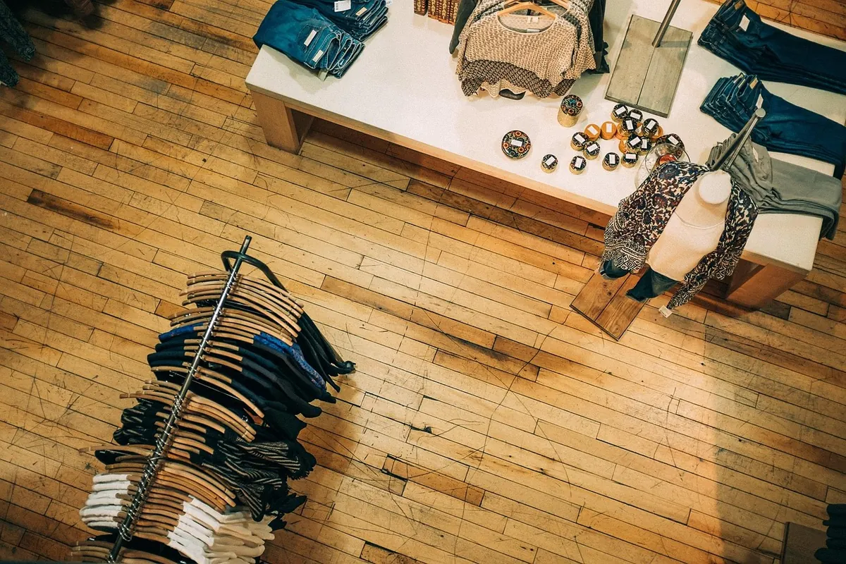 How to Build a Capsule Wardrobe for Spring: A 12-Piece Checklist