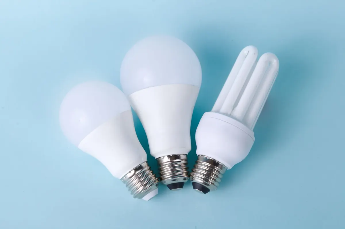 LED vs. Incandescent Bulbs: What Home Shoppers Need to Know